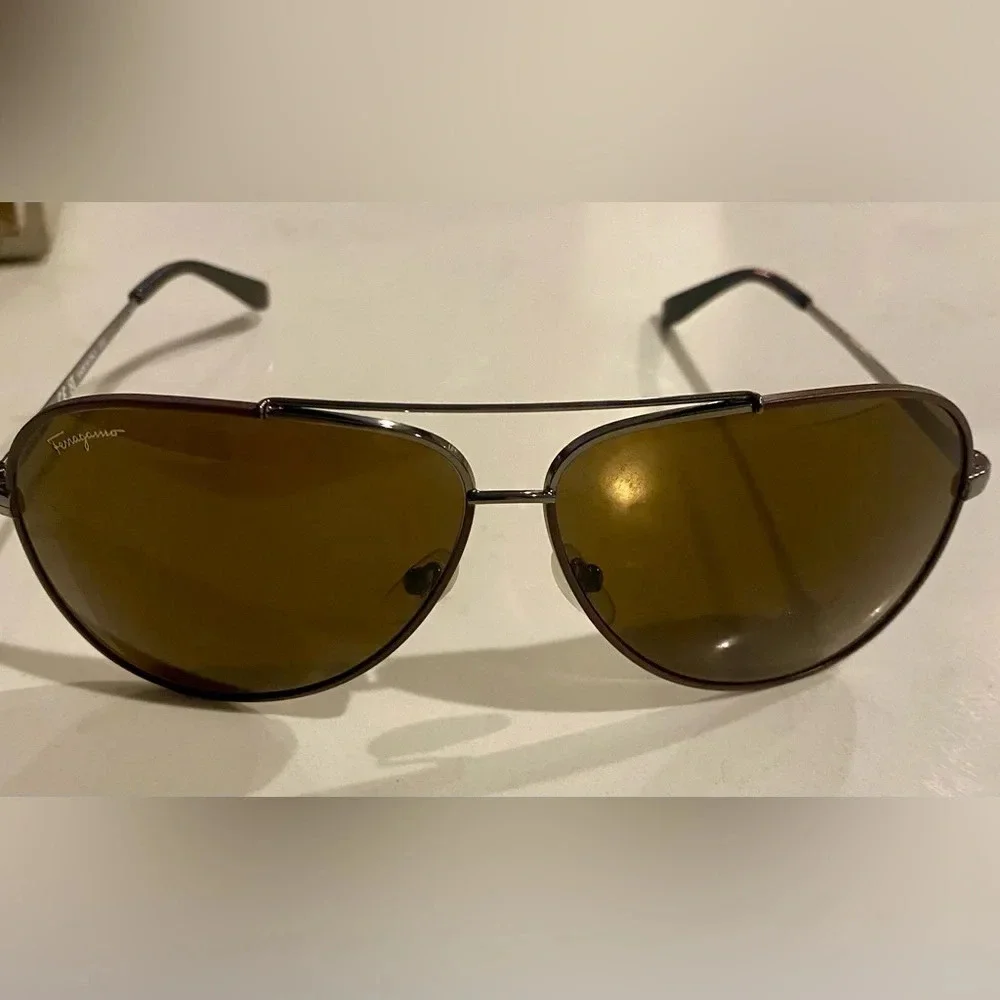 Salvatore Ferragamo Gradient Aviator Sunglasses - Retails $385 NEW AUTHENTIC